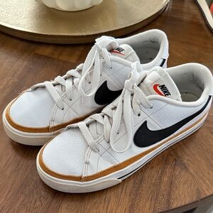 Nike White and Black Sneakers with Brown Trim